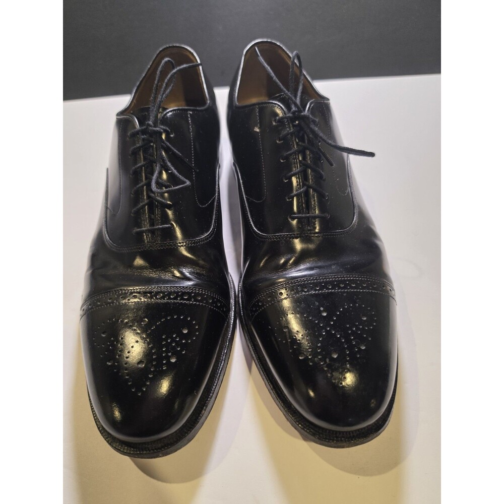 Johnston & Murphy Handcrafted Black Leather Medallion Cap Toe Oxfords 10.5 D Vtg